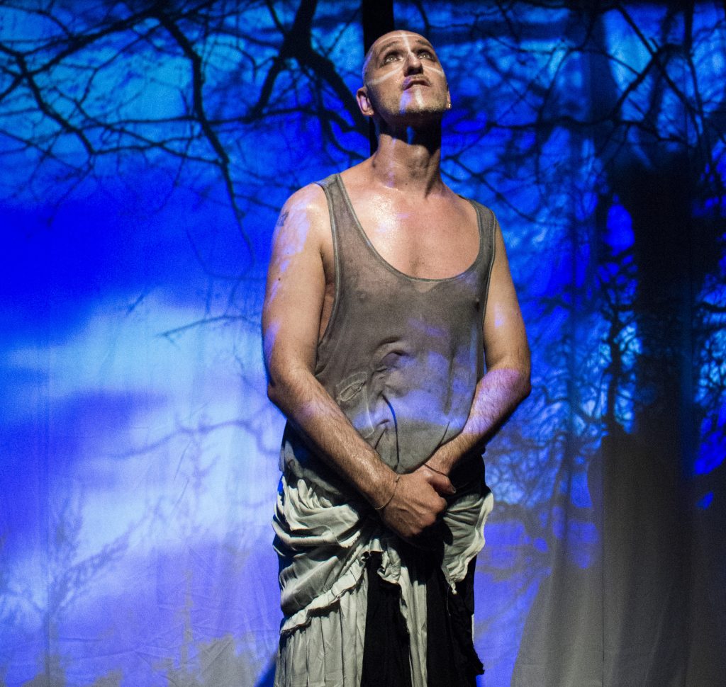 DIDO performance image photographed by Poppy Harperfield