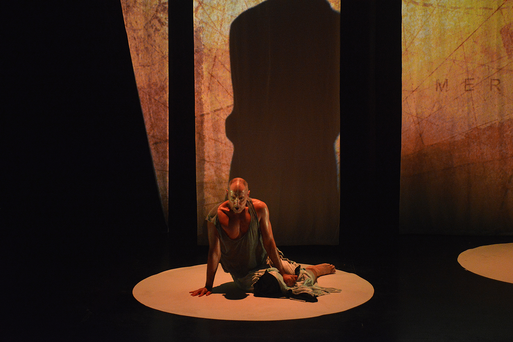 Korhan Basaran performing DIDO, photographed by Tuna Uysal